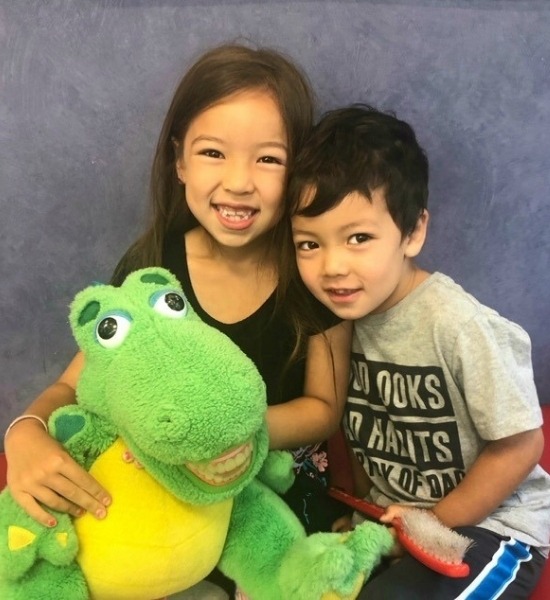 Children smiling at Kidzdent